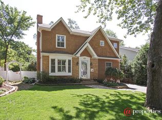 612 Wrightwood Ter, Libertyville, IL