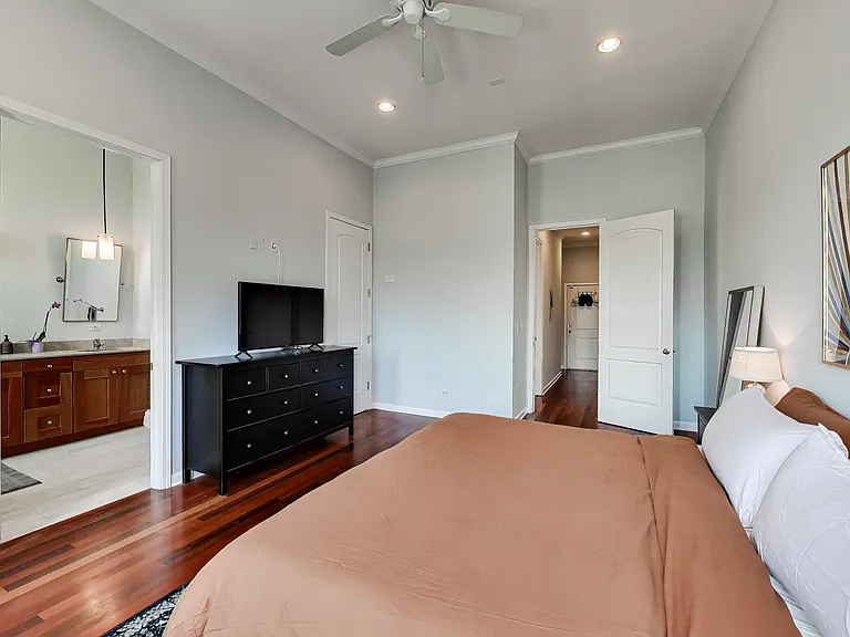1417 W Chicago Ave #3 — Photo 21