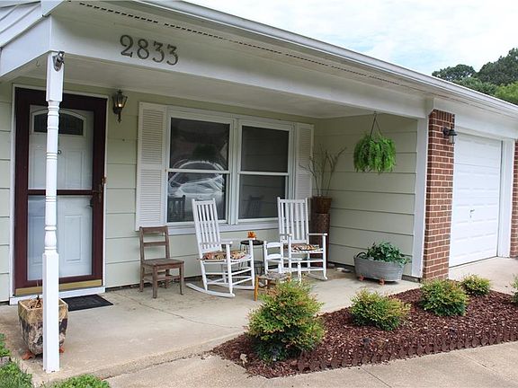 2nd image of 2833 Bamberg Pl