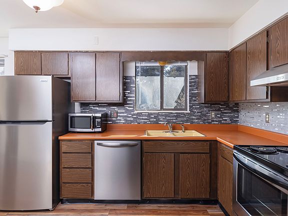 5th image of 620 Straight Creek Drive UNIT A