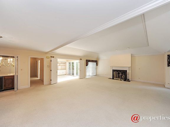 Living Room / Dining Room