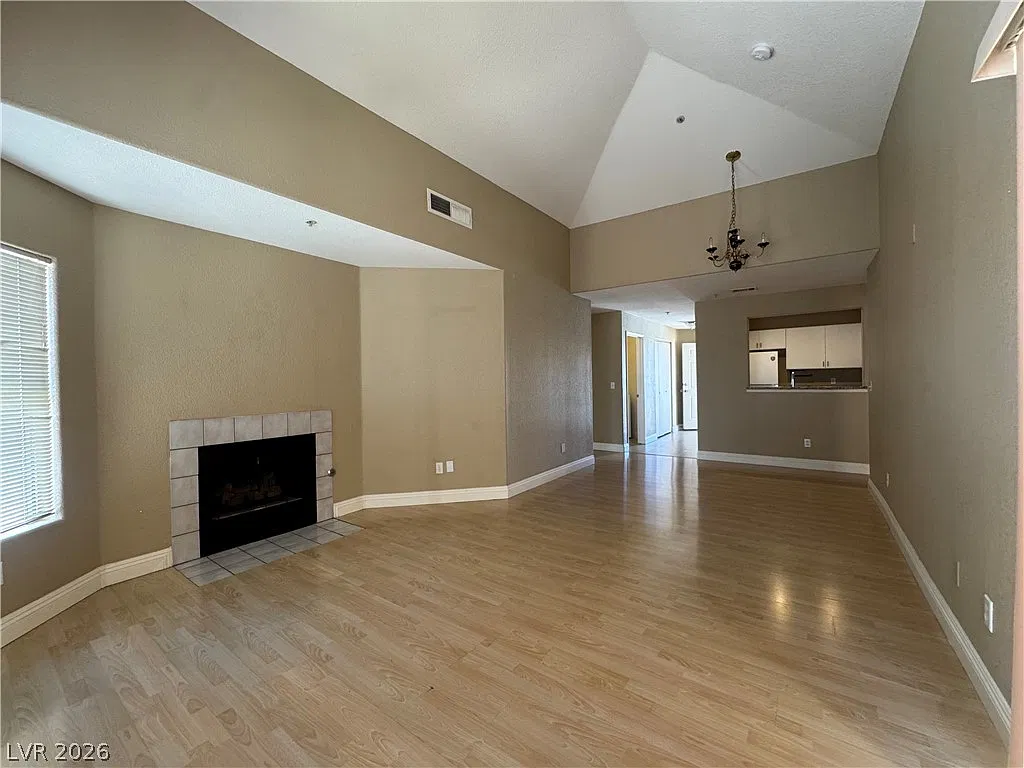 2 bed, 2.0 bath, 1063 sqft, $1,350 — Photo 3