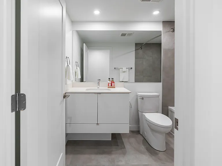 2755 King St — Photo 8