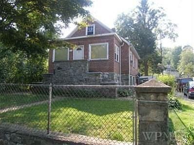 2nd image of 210 Orchard Rd