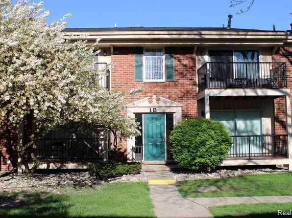 12060 Fifteen Mile Rd