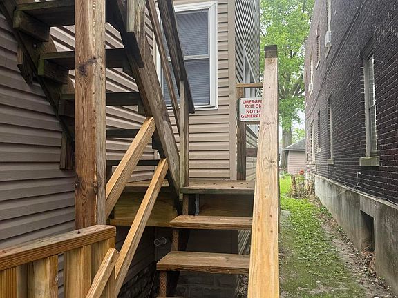 5th image of 1063 W Market St