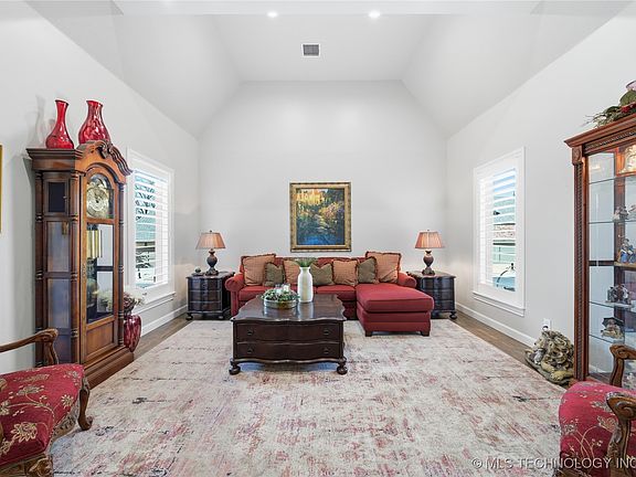 5th image of 10131 S 77th East Pl
