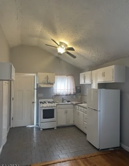 77 Wardle Ave — Photo 10