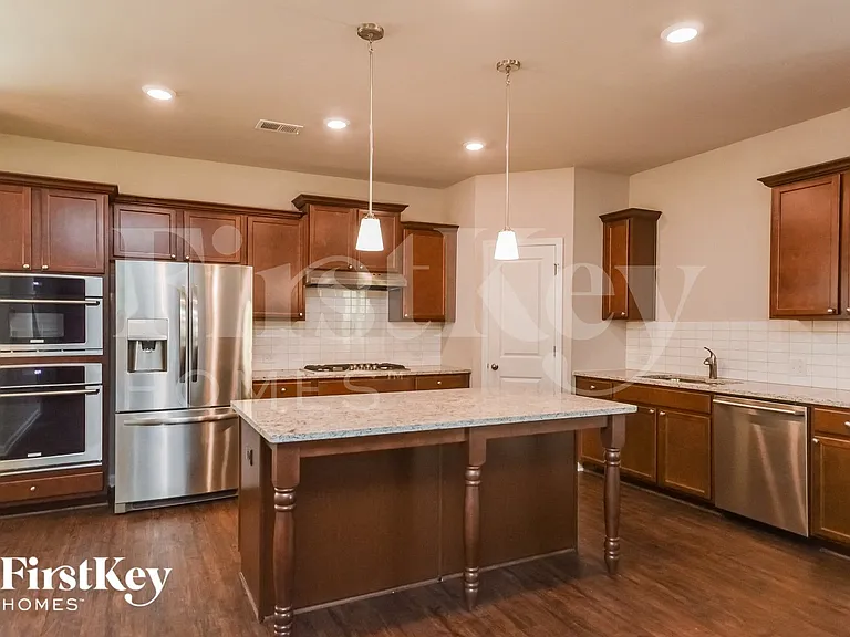 3508 Wheeler Ln — Photo 5
