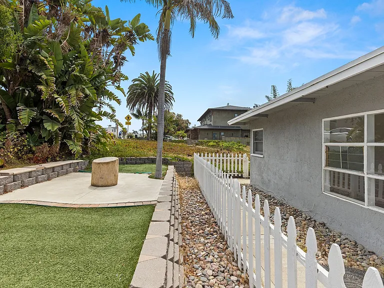Carlsbad Blvd (Single Story Duplex) — Photo 31