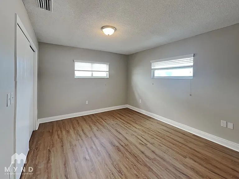6339 Langston Ave — Photo 12