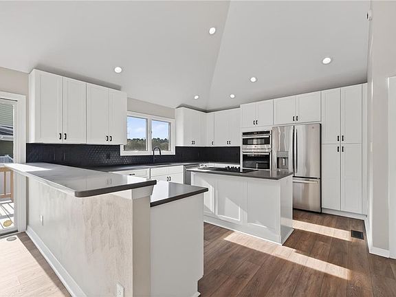 3rd image of 2204 Indian Hill Rd