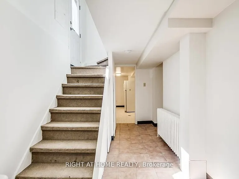 1738 Bayview Ave — Photo 12