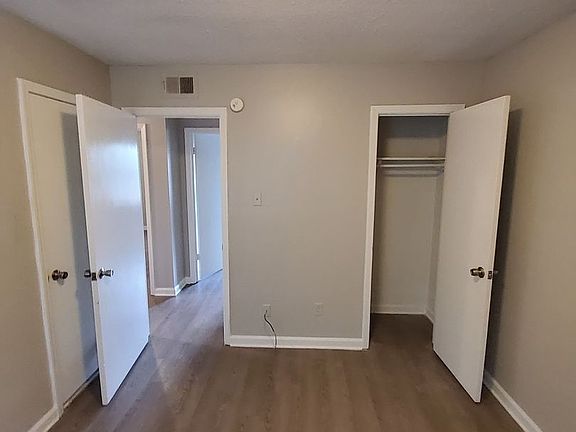 4th image of 6035 Kentwood Dr