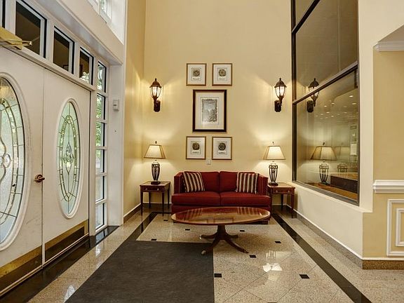 3rd image of 2312 Pine Heights Dr NE #2312
