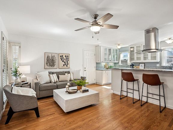 5th image of 15 Twelveoak Hill Drive
