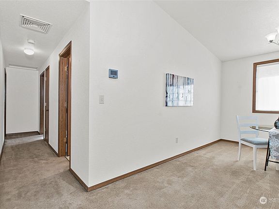 5th image of 2521 28th Avenue SE