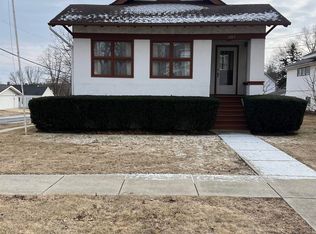 1203 W Pleasant St, Freeport, IL 61032