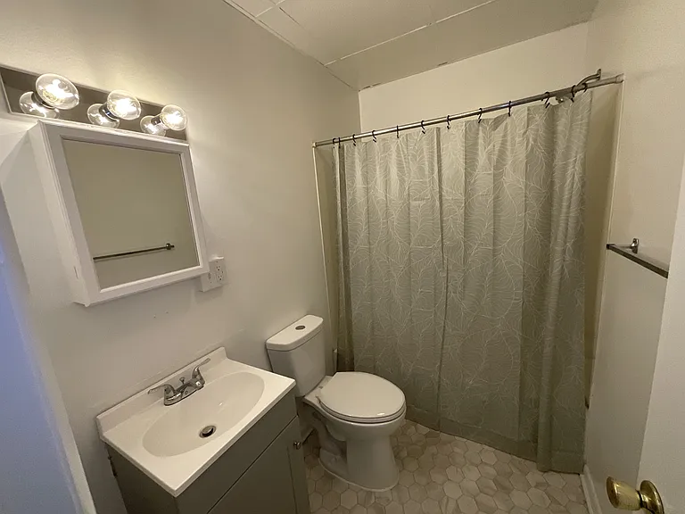 6 Twelve Center Square Carlisle St #9 — Photo 7
