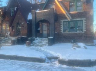 6875 Drake St, Hamtramck, MI 48212
