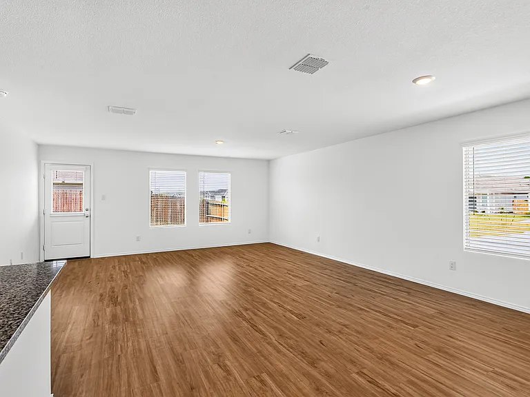 1033 Sourgum St — Photo 33