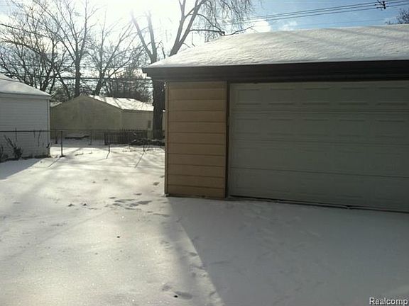4th image of 30953 Steinhauer St