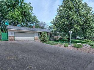 160 Maple Island Rd, Burnsville, MN 55306