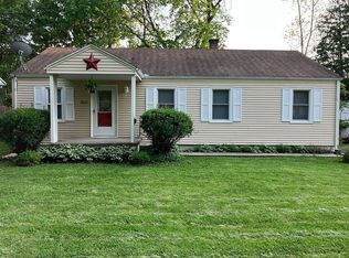 303 Fairview Dr, Champaign, IL 61820