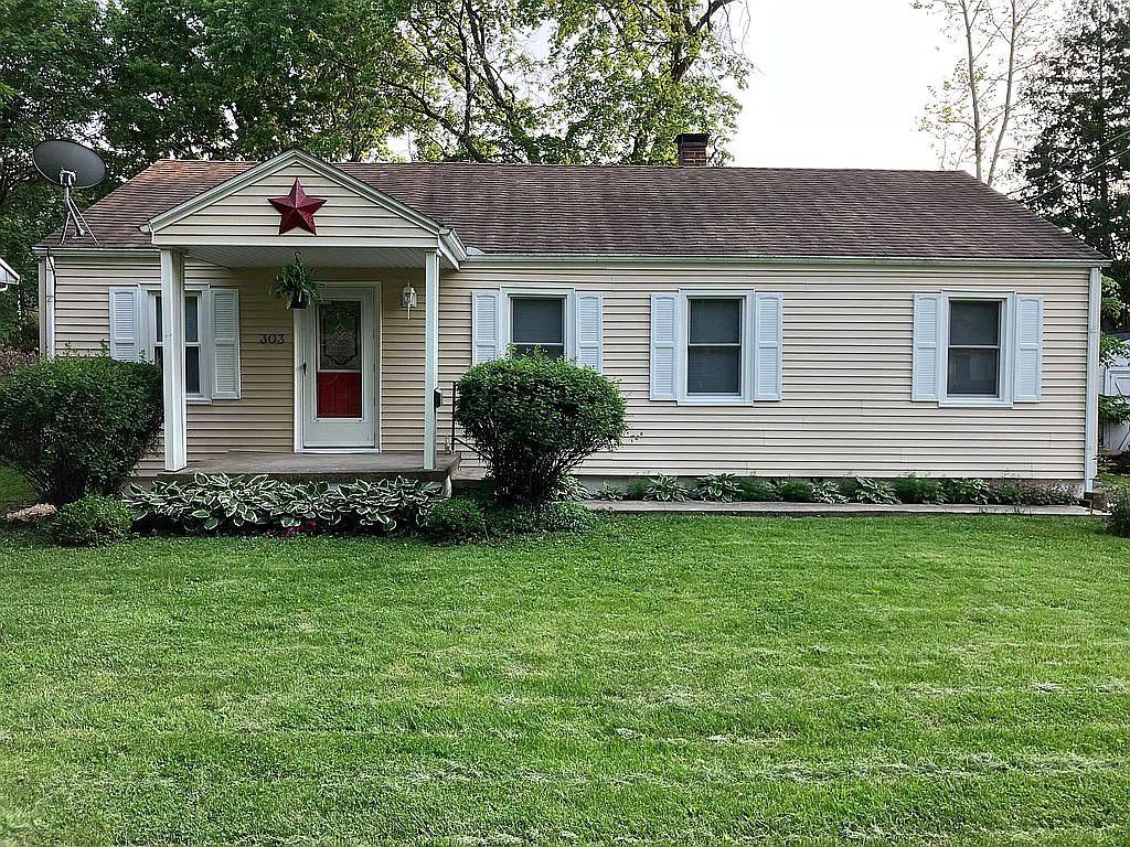 303 Fairview Dr photo 1