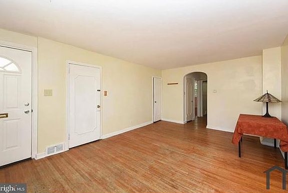 2nd image of 6228 Algon Ave #1