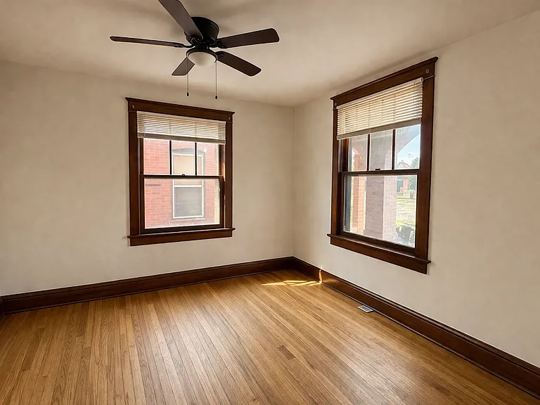 212 W Evans Ave — Photo 8