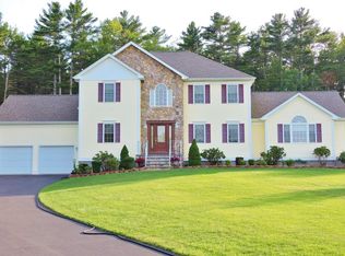 3 Cromwell Ln, Rochester, MA 02770