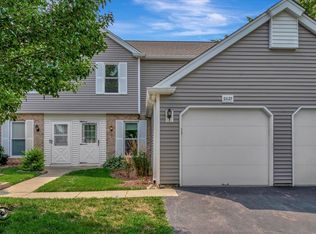 2627 Oakshire Ct, Aurora, IL 60502