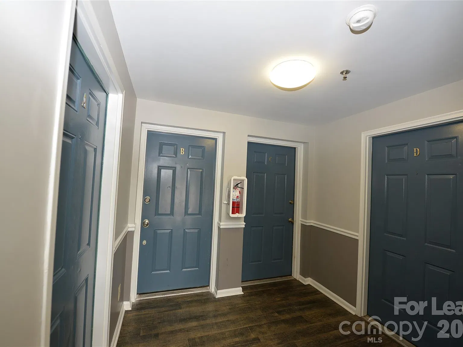 3 bed, 2.0 bath, 950 sqft, $1,100 — Photo 3