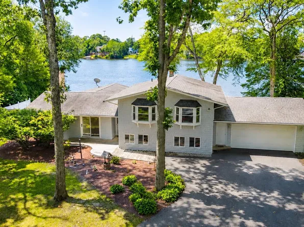 77 N Lakeshore Dr, Manahawkin, NJ 08050