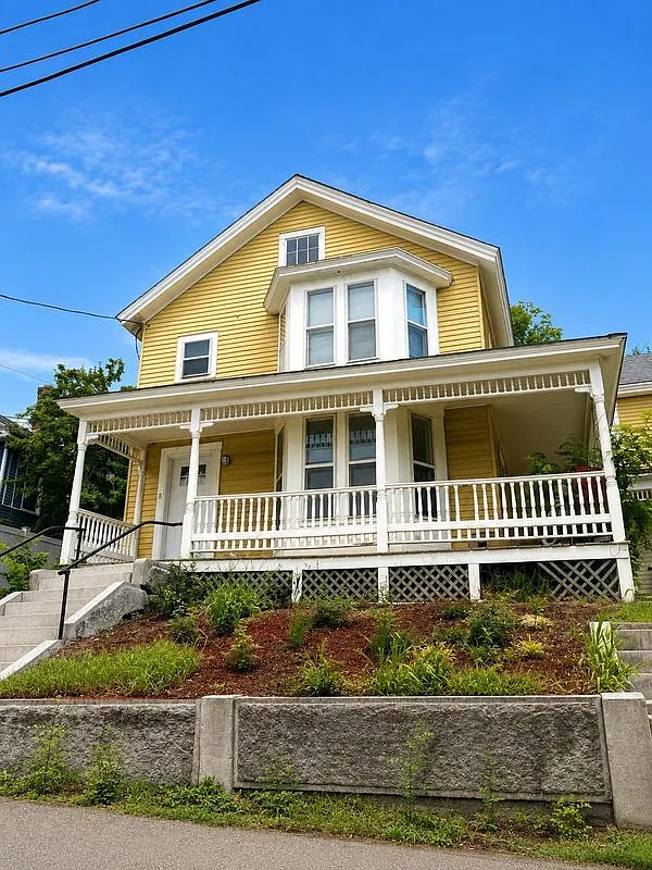 3 bed, 2.0 bath, 1200 sqft, $2,600 — Photo 1