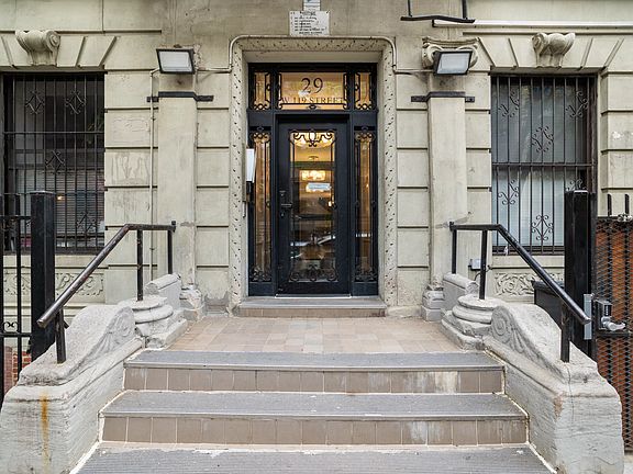 3rd image of 29 W 119th St #27