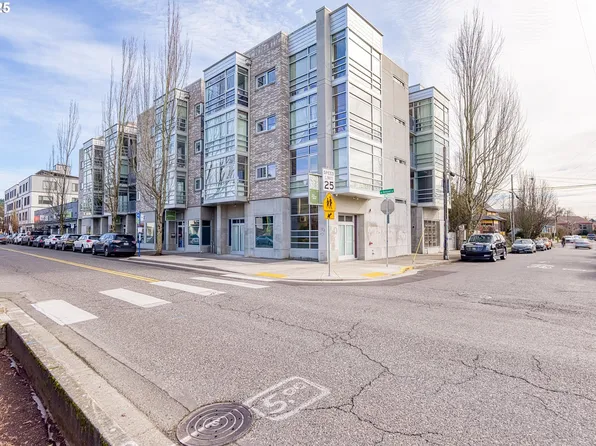 910 SE 42nd Ave Suite 200, Portland, OR 97215