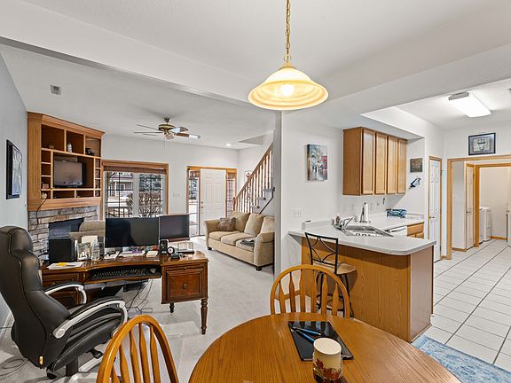 4th image of 10415 Hickory Dr Unit 9