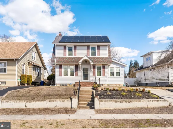 318 Center Ave, Delanco, NJ 08075