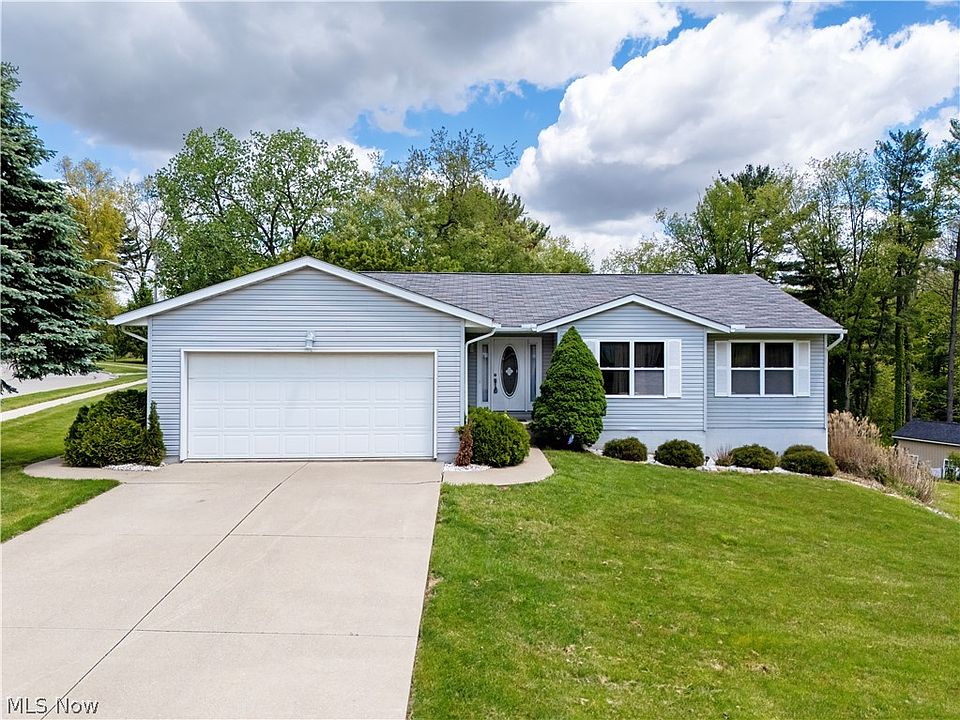 1st image of 4937 Pine Ridge Dr