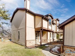 1046 Valley Grove Dr, Maumee, OH 43537