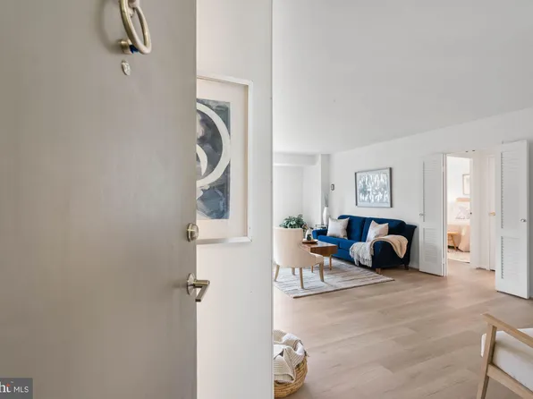 5100 Dorset Ave APT 111, Chevy Chase, MD 20815