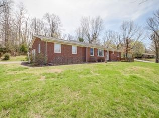 584 Dean Rd, Clarksville, TN 37040