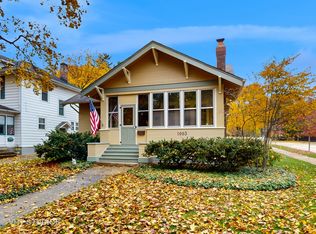 1003 Elm St, Saint Charles, IL 60174
