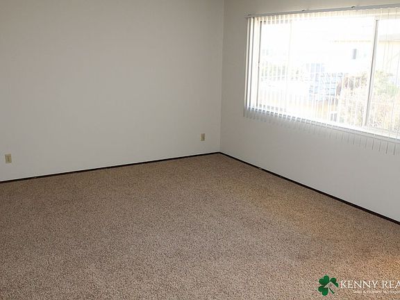 5th image of 547 Commercial Ave #5