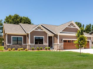 1874 Fox Prairie Rd, Saint Joseph, MI 49085