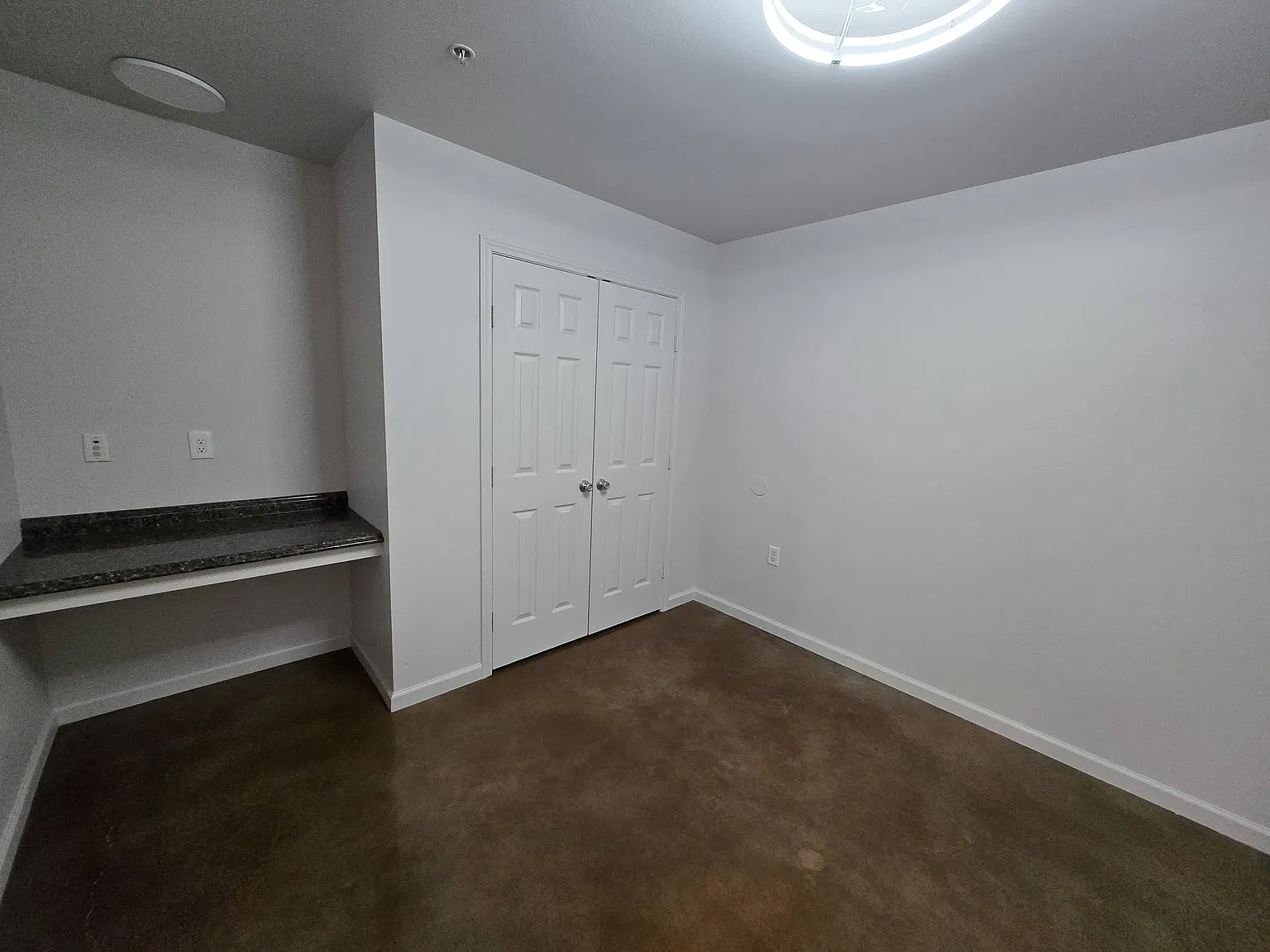 2 bed, 700 sqft, $1,100 — Photo 3