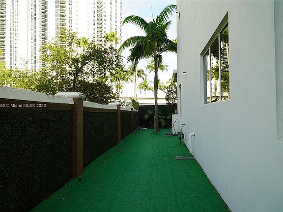 2nd image of 19055 Atlantic Blvd
