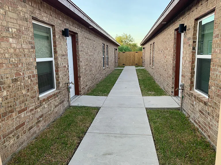 3801 Valeria St — Photo 2